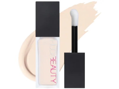 HUDA BEAUTY LIQUID CONCEALER (WIPPED CREAM)