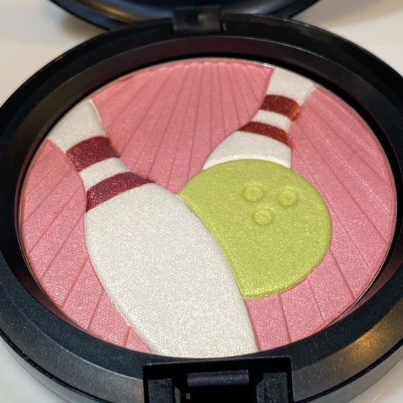 MAC PEARLMATTE FACE PWD TROPHY