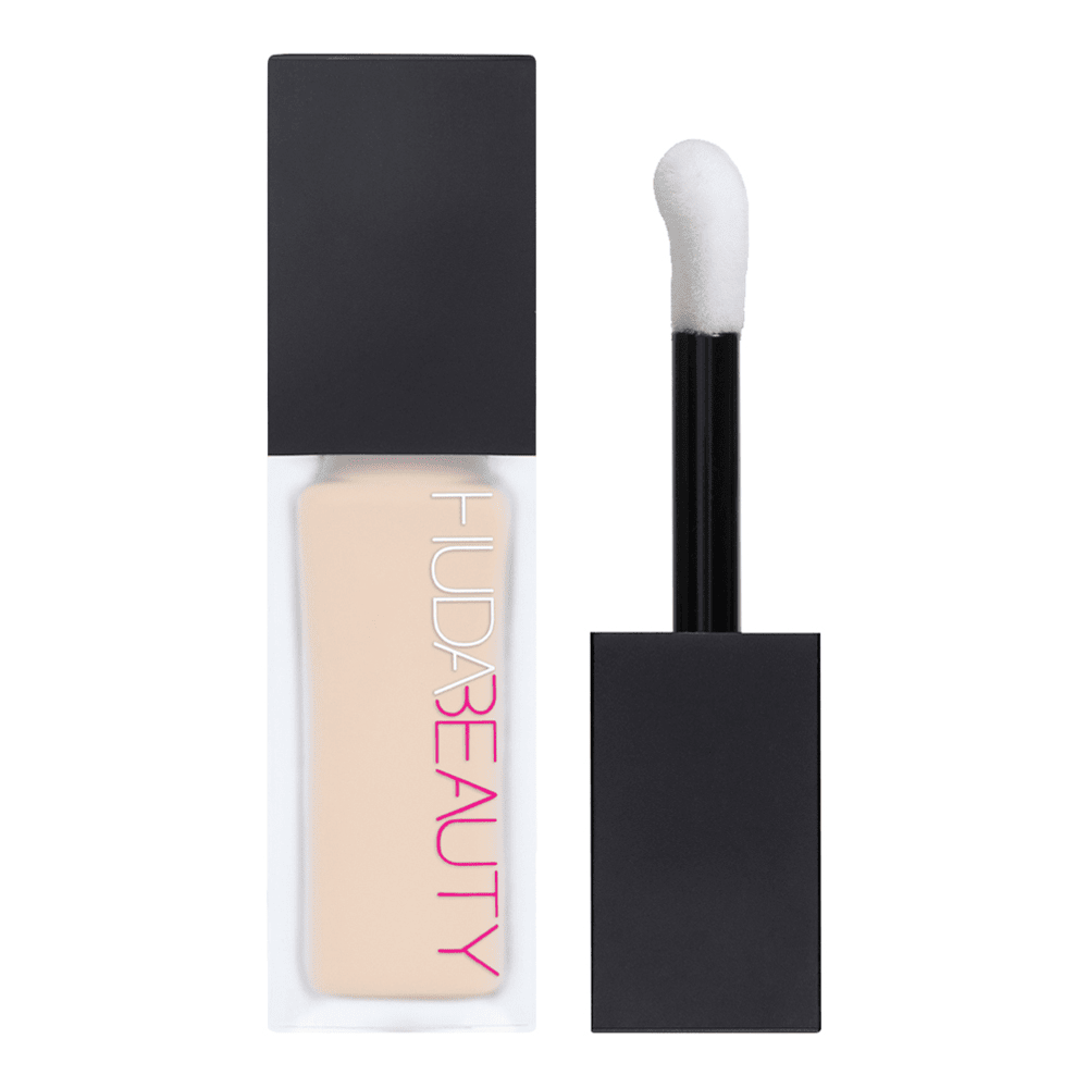 HUDA BEAUTY LIQUID CONCEALER (ROYAL ICING)